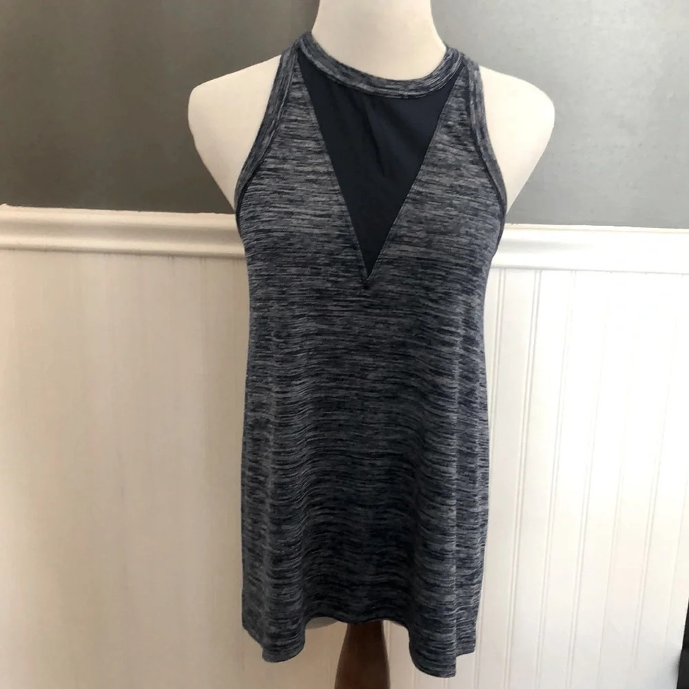 Athleta XS mesh and spacedye‎ workout top